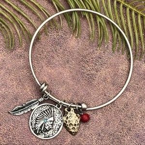 🌼 Native American Feather Silver Bangle Bracelet